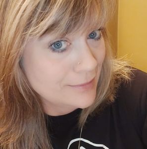 Meet your Posher, Carrie-anne